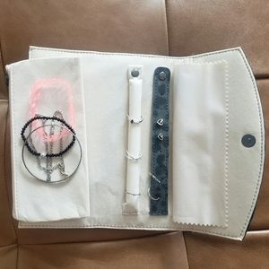 Travel jewelry organizer